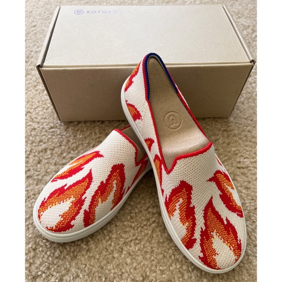 NWT Rothy’s Kid’s Flame Slip Ons - Picture 2 of 6